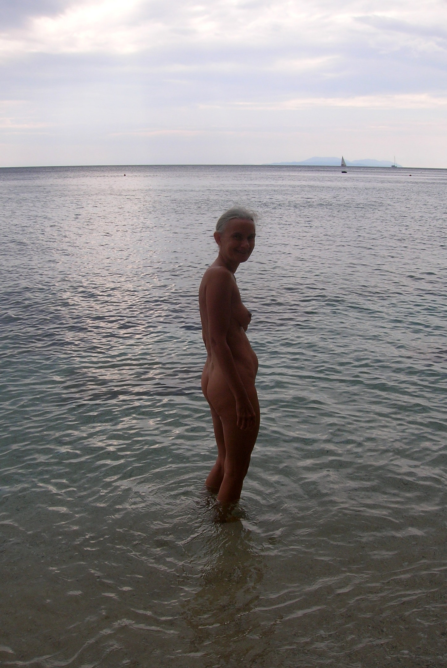 Auch die fehlende Sonne hält mich nicht ab davon, noch einmal ausgiebig das Meer zu genießen...