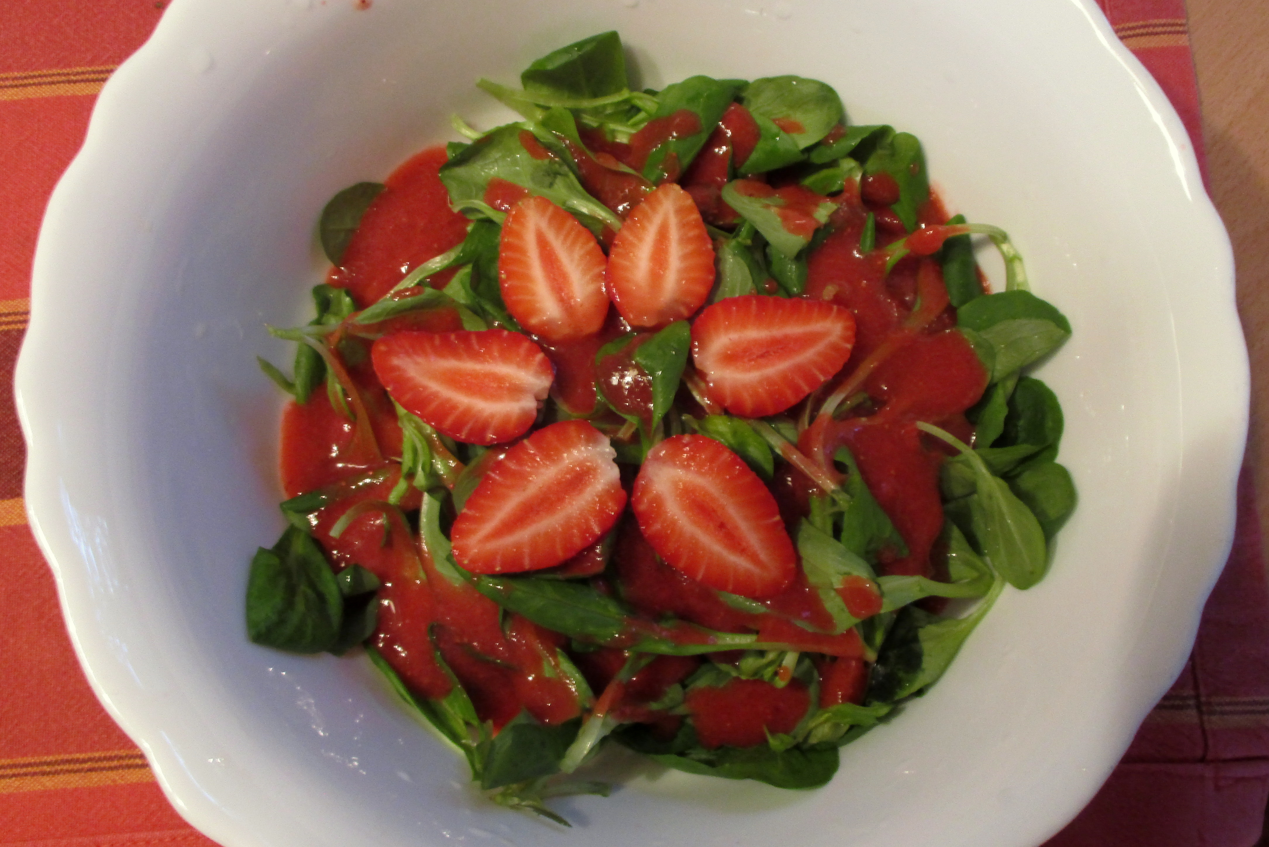 Feldsalat mit Erdbeerdressing...